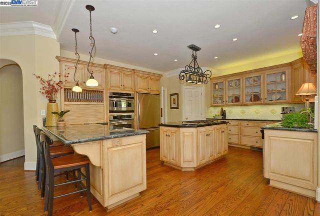 5045 Blackhawk Dr., Danville CA: https://media.crmls.org/mediaz/69bd01e8-cf9c-49ba-afa2-0925b56fffde.jpg