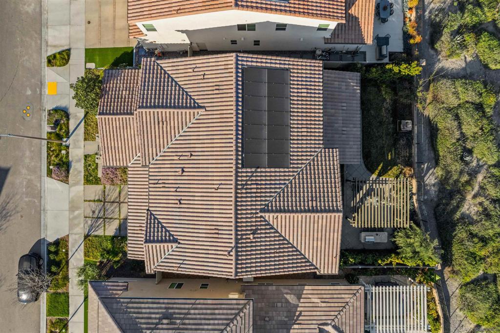 https://media.crmls.org/mediaz/69bd113f-0744-419e-8230-705b393bbf70.jpg?preset=X-Large