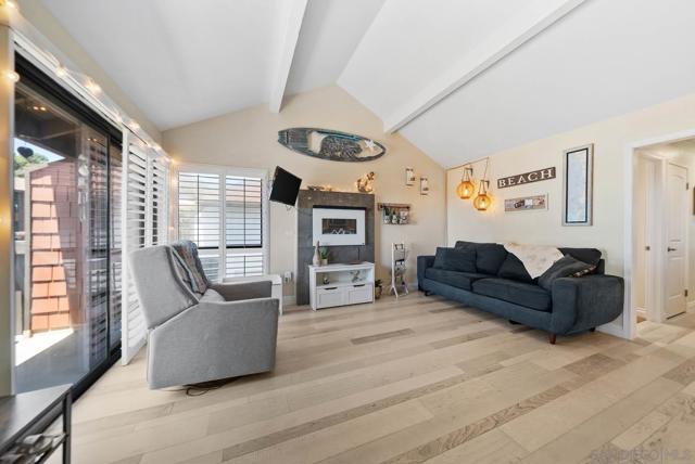 2459 Caminito Ocean Cv, Cardiff by the Sea CA: https://media.crmls.org/mediaz/69be328c-2e8e-4b3e-9be4-828314ba96ba.jpg