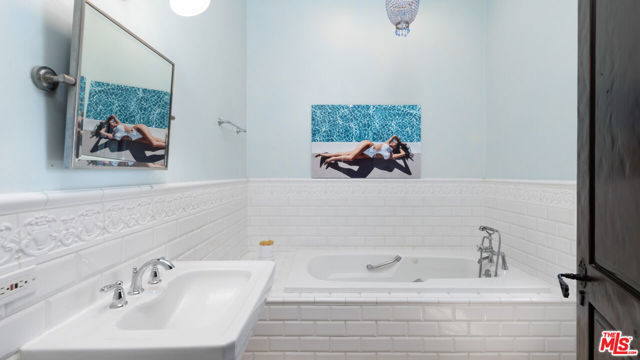 23806 Malibu Crest Drive, Malibu CA: https://media.crmls.org/mediaz/69beb688-0e02-419e-916c-a76f9a413ceb.jpg