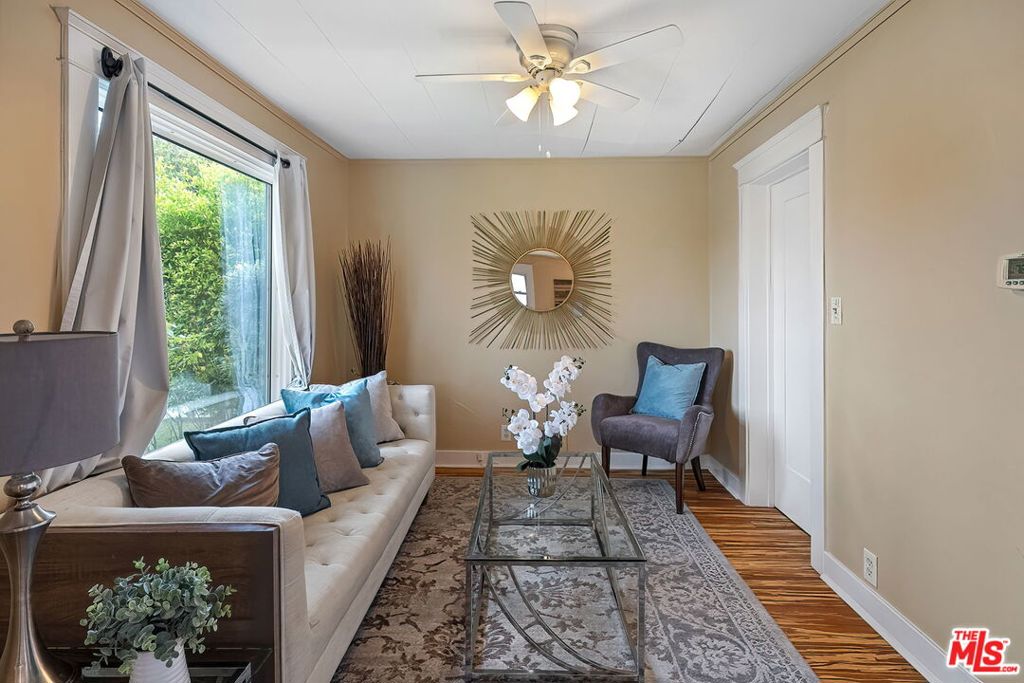 https://media.crmls.org/mediaz/69bf7f6b-2670-486e-a3b0-5494be90cc1e.jpg?preset=X-Large