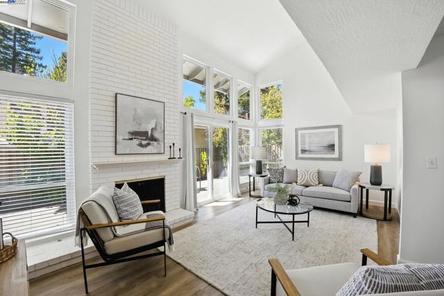 102 Rolling Green Cir, Pleasant Hill CA: https://media.crmls.org/mediaz/69c032cf-d0de-429c-bfc5-e7aac62bbf35.jpg