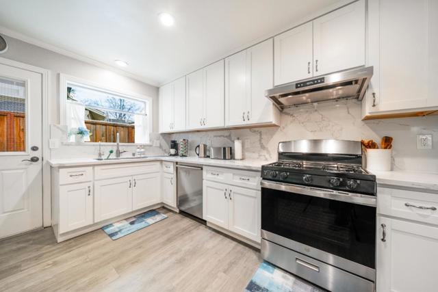 16605 Camellia Terrace, Los Gatos CA: https://media.crmls.org/mediaz/69c10a80-3ed6-4ab6-b21c-c400c20f1b3c.jpg