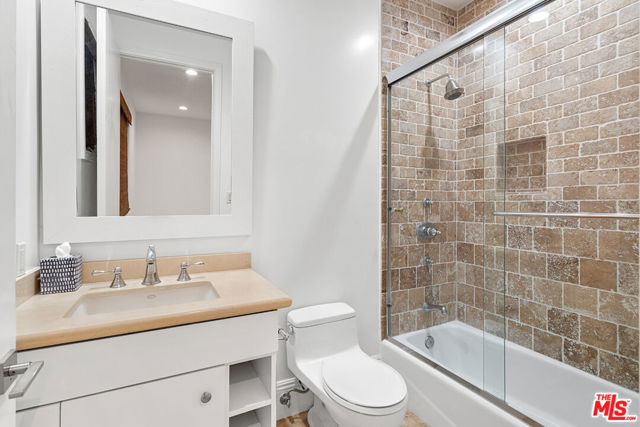 4510 Tyrone Avenue, Sherman Oaks CA: https://media.crmls.org/mediaz/69c1be71-049c-4895-b738-e67f8c58bcf6.jpg