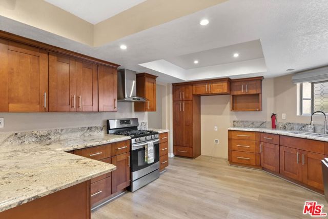2210 Graham Avenue, Redondo Beach CA: https://media.crmls.org/mediaz/69c1d9ec-9b03-4b23-b74f-0af2929dd2cd.jpg