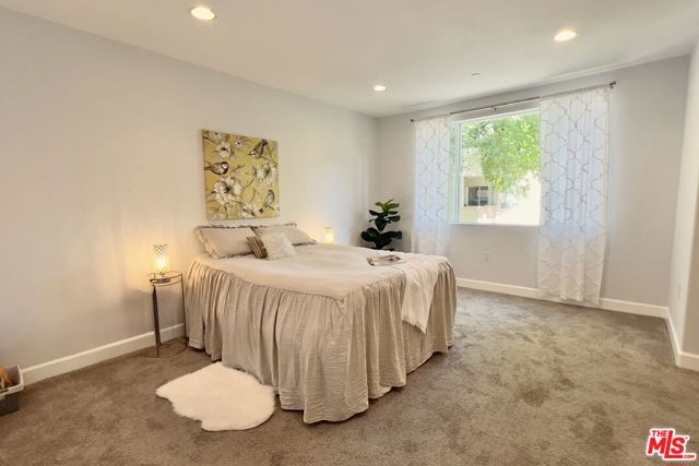 14412 Killion Street, Sherman Oaks CA: https://media.crmls.org/mediaz/69c1f8b9-9d8b-47a5-b24f-02678aca93f0.jpg