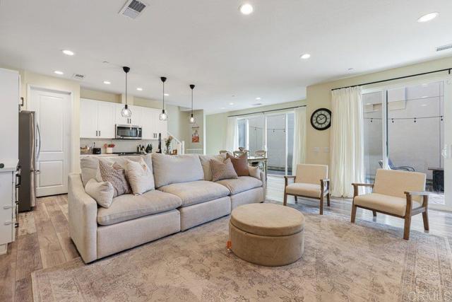 Detail Gallery Image 11 of 30 For 1427 Ortega St., Chula Vista,  CA 91913 - 4 Beds | 3/1 Baths