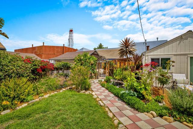 255 Katherine Avenue, Salinas CA: https://media.crmls.org/mediaz/69c2ca82-2e3e-4083-9107-e2e40e506b2c.jpg