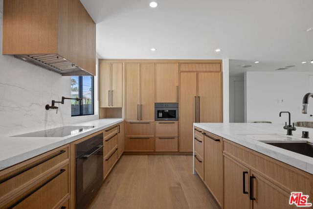 3940 Huron Avenue, Culver City CA: https://media.crmls.org/mediaz/69c35b8b-1794-441a-9e44-13f8406c46fb.jpg