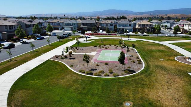 1460 Waterwheel Lane, Hollister CA: https://media.crmls.org/mediaz/69c3985d-b722-4652-9e48-44078a404c06.jpg
