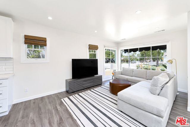 3653 Falcon Avenue, Long Beach CA: https://media.crmls.org/mediaz/69c3a2a0-6052-4ccf-8bce-9c67a4cf0b85.jpg