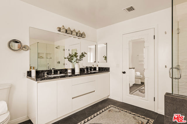 7737 Denrock Avenue, Los Angeles CA: https://media.crmls.org/mediaz/69c3a960-b344-49c1-9bcf-1179ee99816a.jpg