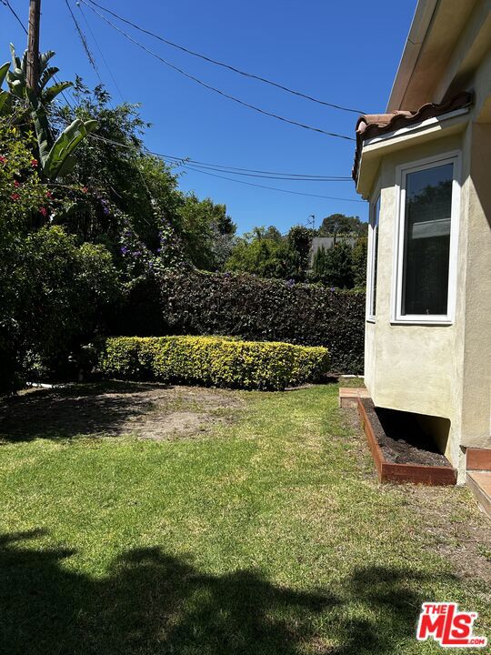 10515 Oaklawn Road, Los Angeles CA: https://media.crmls.org/mediaz/69c3f4d9-2bf6-4c81-9335-5d46bb784611.jpg