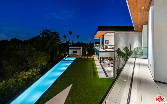 1130 Angelo Drive, Beverly Hills CA: https://media.crmls.org/mediaz/69c40115-9498-46ab-8c2e-05aa0e3ac782.jpg