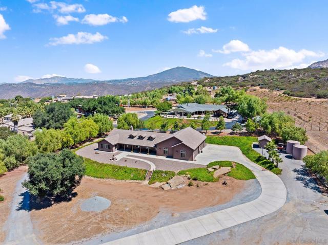 19553 Hidden Glen Road, Alpine CA: https://media.crmls.org/mediaz/69c40c2a-680a-4a7c-973d-5f082a3bb4bf.jpg