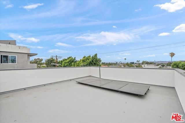 4922 S Centinela Avenue, Los Angeles CA: https://media.crmls.org/mediaz/69c42bdd-5580-4c91-9189-10755bd28d54.jpg