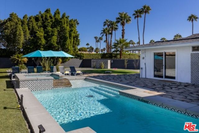 980 N Buttonwillow Circle, Palm Springs CA: https://media.crmls.org/mediaz/69c55574-d566-4d39-abd9-da3950c2f11c.jpg