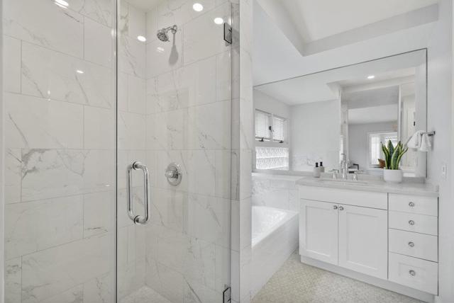 329 San Rafael Avenue, Belvedere CA: https://media.crmls.org/mediaz/69c56ec4-5601-45c1-a0bf-b9bb4fe1b4d7.jpg