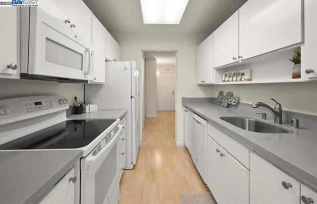 420 N Civic Dr., Walnut Creek CA: https://media.crmls.org/mediaz/69c6e99c-2184-4d51-ad2b-c12453829c2f.jpg