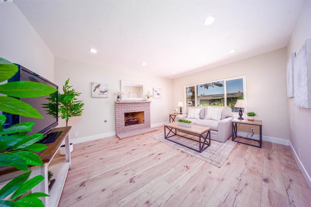35459 Galen Pl, Fremont CA: https://media.crmls.org/mediaz/69c764fa-9bd7-4aeb-b7bd-83b3c19aa825.jpg