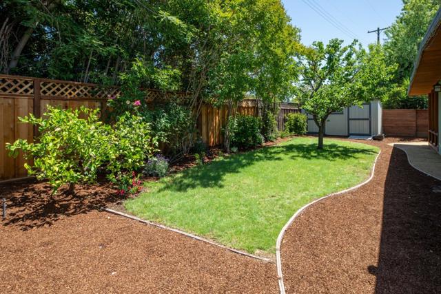 86 Roosevelt Circle, Palo Alto CA: https://media.crmls.org/mediaz/69c8670d-4c1f-4e59-a848-2957f4d01156.jpg