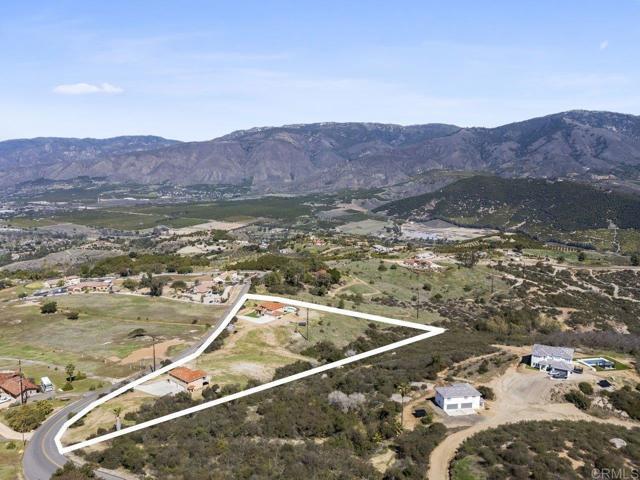 31223 Pauma Heights Road, Valley Center CA: https://media.crmls.org/mediaz/69c899df-28f5-43ab-9ce1-9edbebef629a.jpg