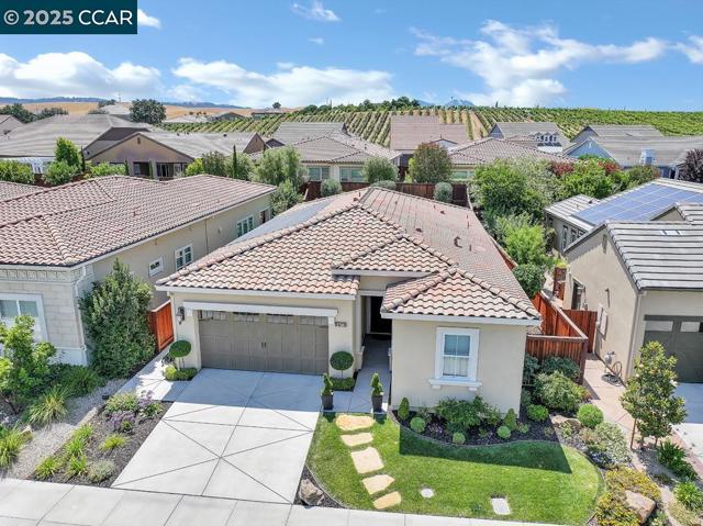1746 Veneto Ln, Brentwood CA: https://media.crmls.org/mediaz/69c8b39d-5a68-426d-8dcd-f86deb3d5418.jpg