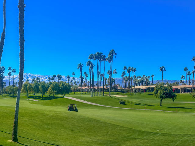 76745 Chrysanthemum Way, Palm Desert CA: https://media.crmls.org/mediaz/69c9280f-095e-49f3-b67c-e04c0b09631b.jpg