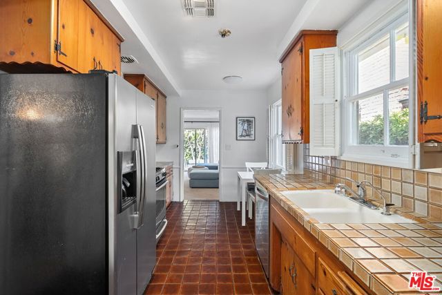 11319 Rose Avenue, Los Angeles CA: https://media.crmls.org/mediaz/69c957e3-1c4f-4bb9-b4a5-8ef5dc2a2f21.jpg