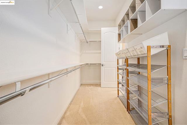 1741 Veneto Ln, Brentwood CA: https://media.crmls.org/mediaz/69cb4d46-7e13-41ec-a556-7a719933b33c.jpg