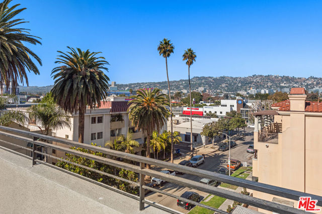 116 N Orlando Avenue, Los Angeles CA: https://media.crmls.org/mediaz/69cb9e7b-1538-4d85-80e0-32f17c3b962c.jpg