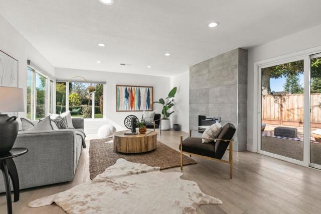 990 Rose Avenue, Mountain View CA: https://media.crmls.org/mediaz/69cbcff6-cd5a-4cca-bd1e-cc86e16e9886.jpg