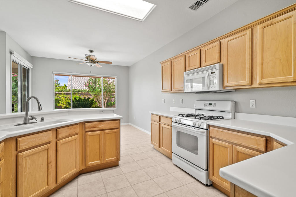 MLS #219132705PS image #10