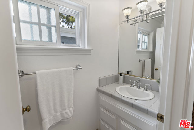 441 HOLLOWELL Avenue, Hermosa Beach, California 90254, 4 Bedrooms Bedrooms, ,2 BathroomsBathrooms,Residential,Sold,HOLLOWELL,22165653
