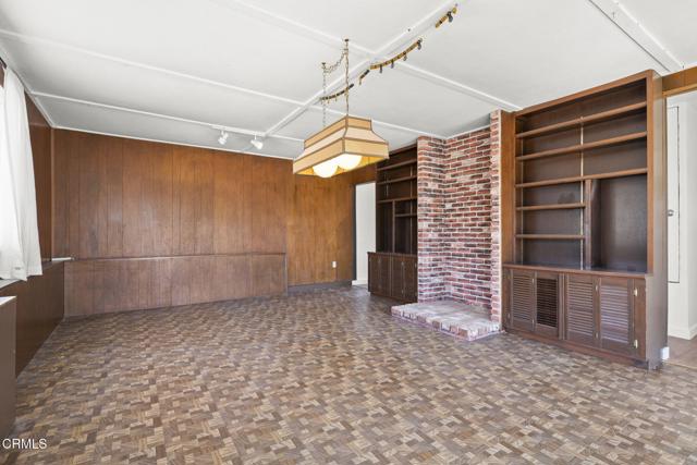 220 Lantana Street, Camarillo CA: https://media.crmls.org/mediaz/69cc8482-798e-487e-a9ba-101743b39112.jpg