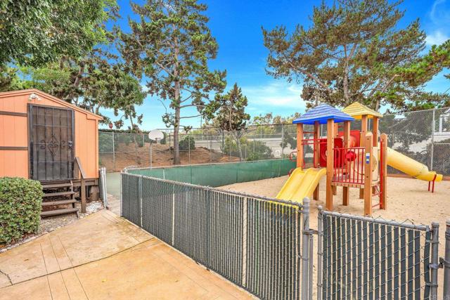 2282 Caminito Pescado, San Diego CA: https://media.crmls.org/mediaz/69ccf61a-0de6-4263-bf58-daa54e139ea9.jpg
