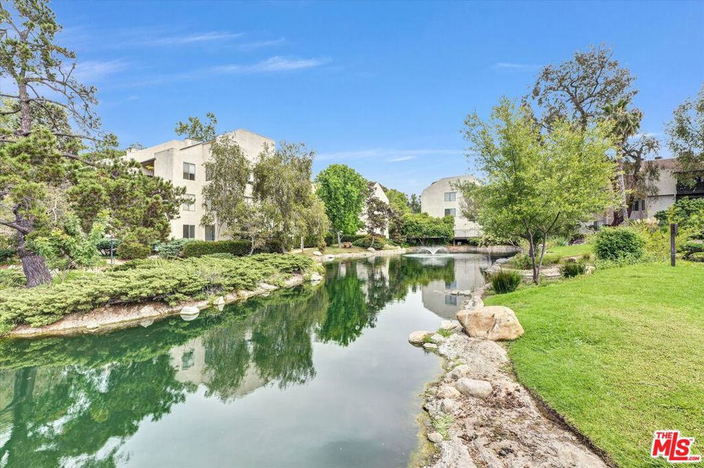 https://media.crmls.org/mediaz/69cd0aab-9df4-4a41-a443-ebb18567c9ae.jpg?preset=X-Large