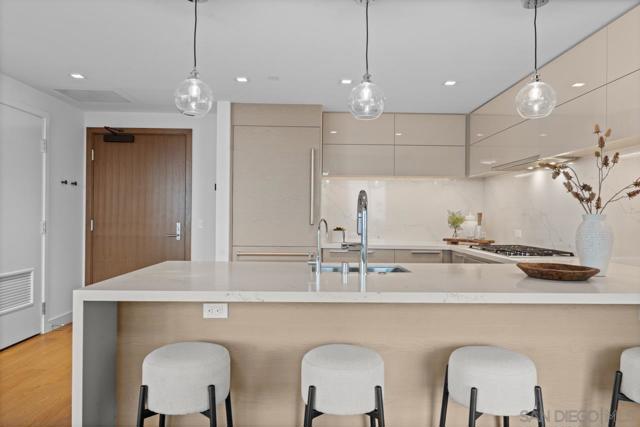 888 W E St, San Diego CA: https://media.crmls.org/mediaz/69cd5401-93b5-443e-9844-878e49922ad9.jpg