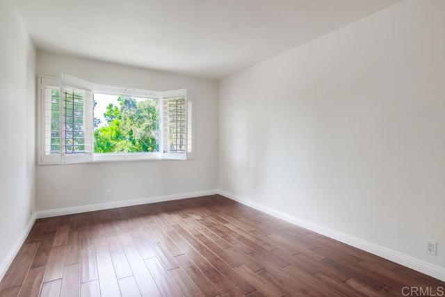 8037 Caminito Mallorca, La Jolla CA: https://media.crmls.org/mediaz/69cd54dc-6e31-4522-8823-5244016c93ce.jpg