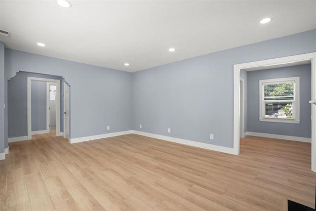 315 Grand Boulevard, San Mateo CA: https://media.crmls.org/mediaz/69cd847a-23bb-486e-8775-7bc88568255d.jpg