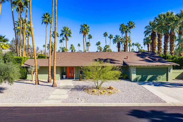 444 N Burton Way, Palm Springs CA: https://media.crmls.org/mediaz/69cde4f2-3f04-4b50-8771-99a7dc9f5655.jpg
