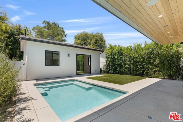 4647 Morse Avenue, Sherman Oaks CA: https://media.crmls.org/mediaz/69ce5571-6aeb-49db-8832-d7f7b167eacb.jpg