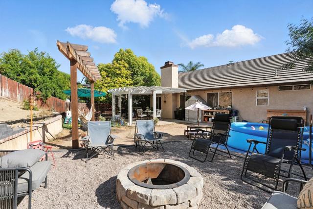 23886 Red Clover Cir, Murrieta CA: https://media.crmls.org/mediaz/69ce5a67-b88e-491f-98b2-50935d6ac30b.jpg