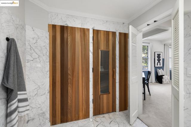 6566 Chelton Dr, Oakland CA: https://media.crmls.org/mediaz/69ce75d0-5ca0-4b4b-884f-6492d9f4f735.jpg