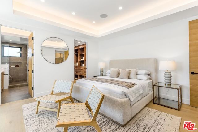 14899 Round Valley Drive, Sherman Oaks CA: https://media.crmls.org/mediaz/69cf7505-c4e1-4c02-bbd7-d99f533b3ce5.jpg