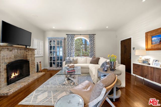 403 S Bundy Drive, Los Angeles CA: https://media.crmls.org/mediaz/69cf7982-26fa-4ecc-a9e9-5b731727b4b8.jpg