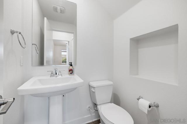 9008 Trailridge Ave, Santee CA: https://media.crmls.org/mediaz/69d099d8-bb5b-4d99-8ff3-eb603c0e31e5.jpg