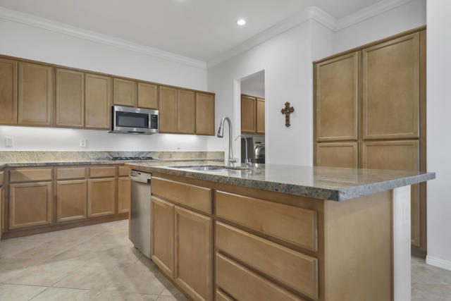 81800 Eagle Claw Drive, La Quinta CA: https://media.crmls.org/mediaz/69d0f0d8-3226-43e0-b0bb-463442c960c9.jpg
