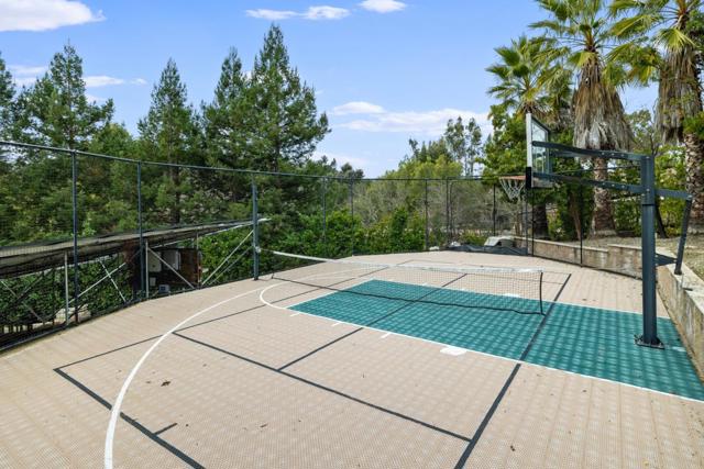 27673 Lupine, Los Altos Hills CA: https://media.crmls.org/mediaz/69d1570a-4ba6-4ea1-be98-83c7e61c4001.jpg