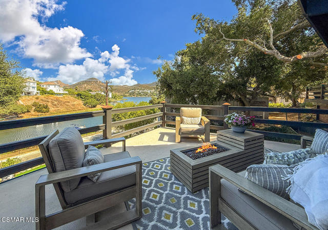 123 Lake Sherwood Drive, Lake Sherwood CA: https://media.crmls.org/mediaz/69d1bcb4-e9ce-4064-875b-efd98e309cd3.jpg